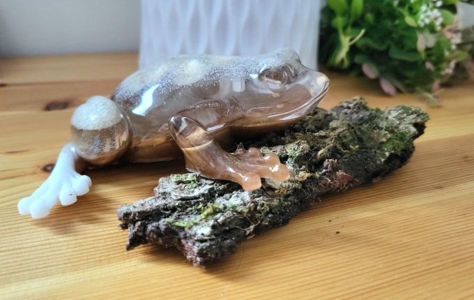 Grenouille en résine époxy