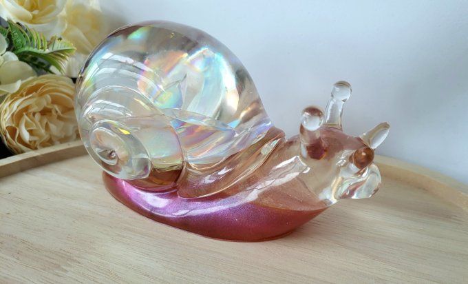 Grand escargot en résine époxy et fleur holographique