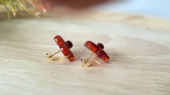 Boucles d'oreilles tiges fleurs en résine époxy