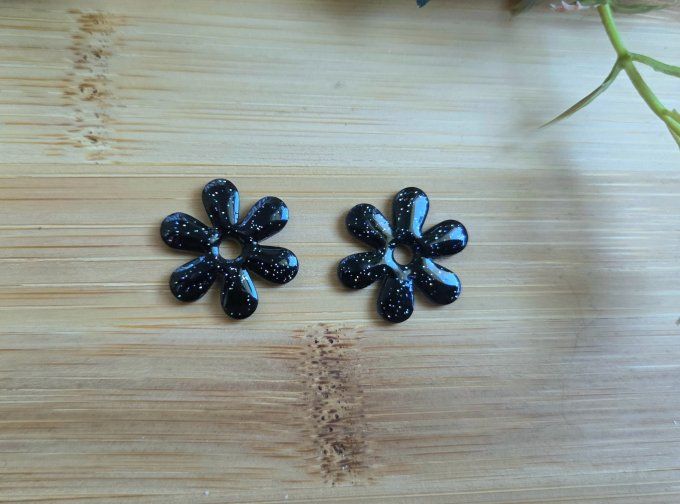 Pampilles Marguerite en résine époxy – pampilles artisanales légères pour boucles d’oreilles