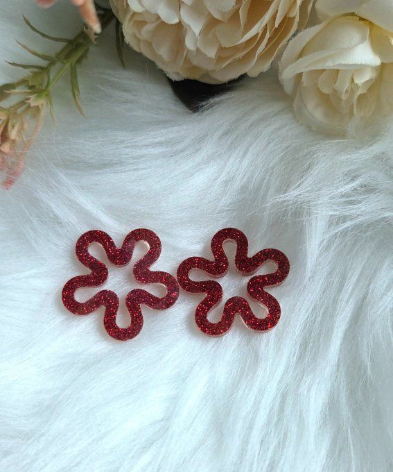 Pampilles Fleurs Evidées en résine époxy – pampilles artisanales légères pour boucles d’oreilles
