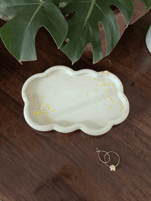 Plateau en jesmonite avec défaut