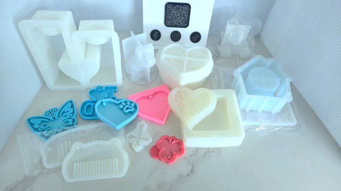 Lot n° 1 - 16 moules silicone occasion