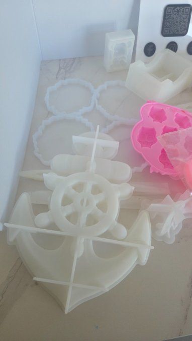 Lot n° 2 - 16 moules silicone occasions et neufs - résine époxy et jesmonite