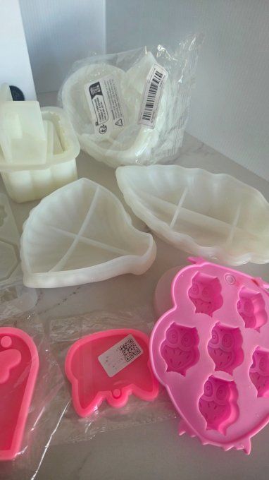 Lot n° 2 - 16 moules silicone occasions et neufs - résine époxy et jesmonite