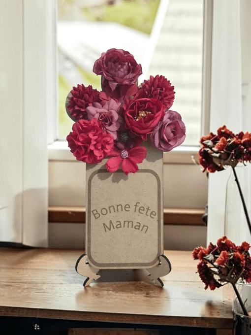 Cade bois gravé avec fleurs artificielles personnalisable