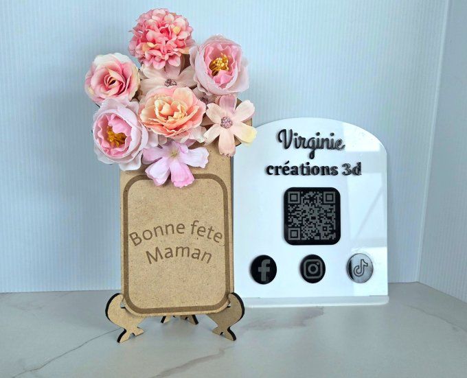 Cade bois gravé avec fleurs artificielles personnalisable