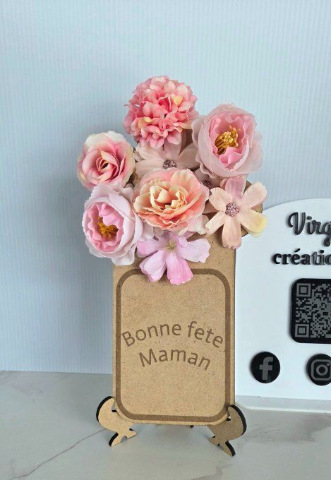 Cade bois gravé avec fleurs artificielles personnalisable