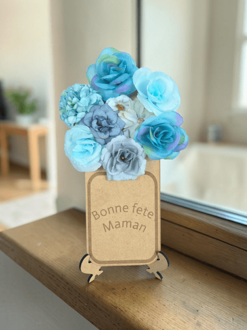 Cade bois gravé avec fleurs artificielles personnalisable